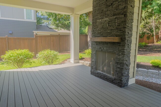 Building Photo - 5Bd/4.25Ba Kirkland House