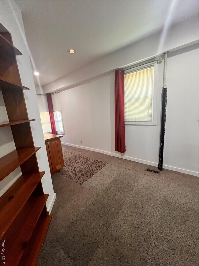 Building Photo - 20 Wolffe St