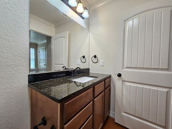Building Photo - RENT REDUCTION & AMAZING RENT SPECIAL!
