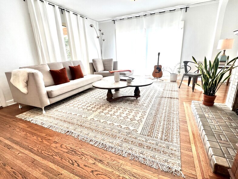 living room - 627 Tularosa Dr