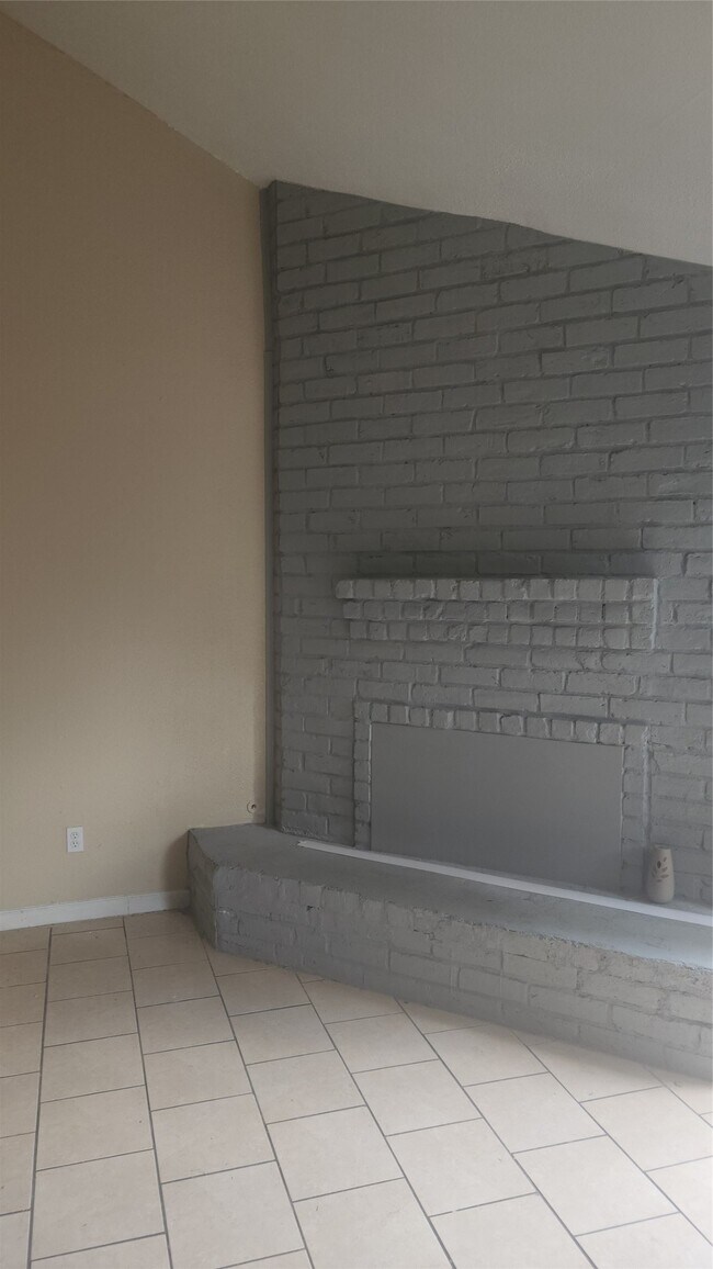 Building Photo - 12223 Wild Pine Dr