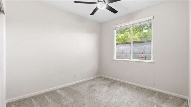 Building Photo - 1528 Morning Glory Ln