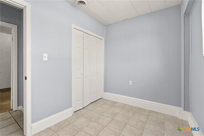 Building Photo - 1513 Westover Dr