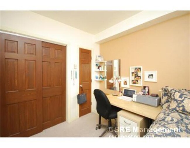 Building Photo - 28 Gainsborough St