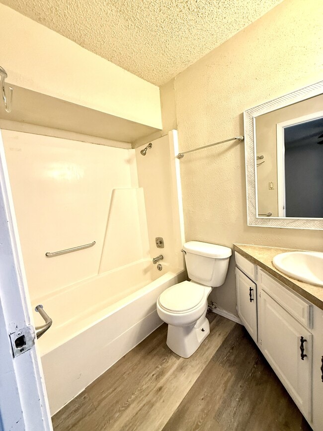 Building Photo - 801 M St NW