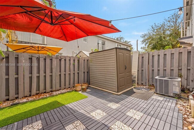 Building Photo - 5265 NW 112th Ave