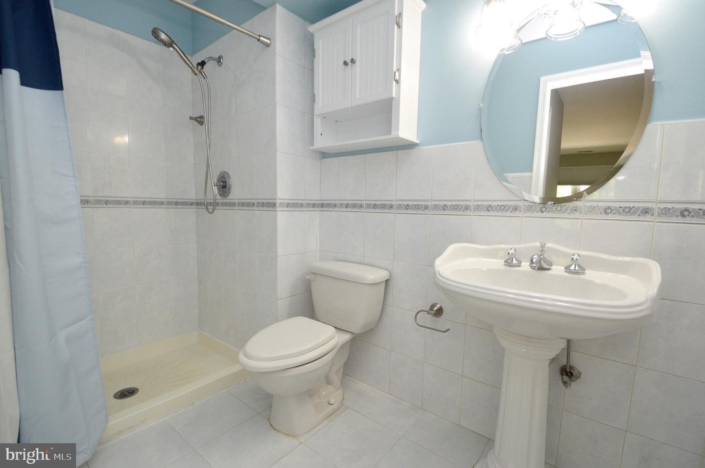 Building Photo - 340 Woodlake Dr
