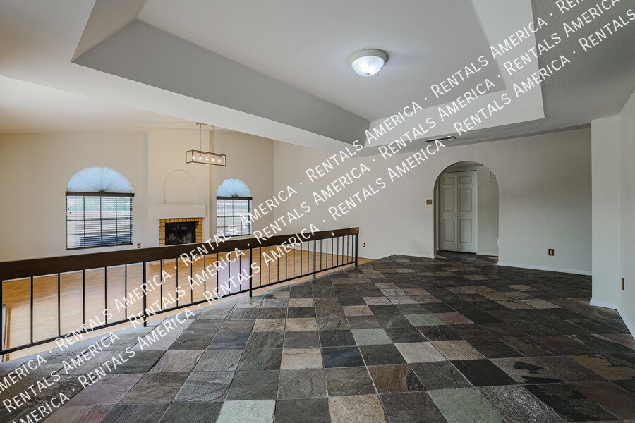 Building Photo - 2160 S Catarina-