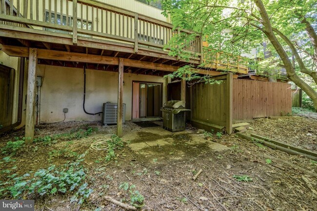Building Photo - 2455 Pyrenees Ct