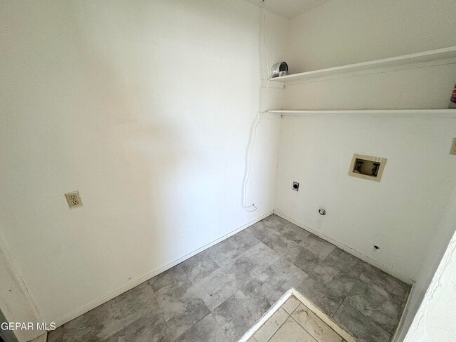 Building Photo - 5801 Beaumont Pl