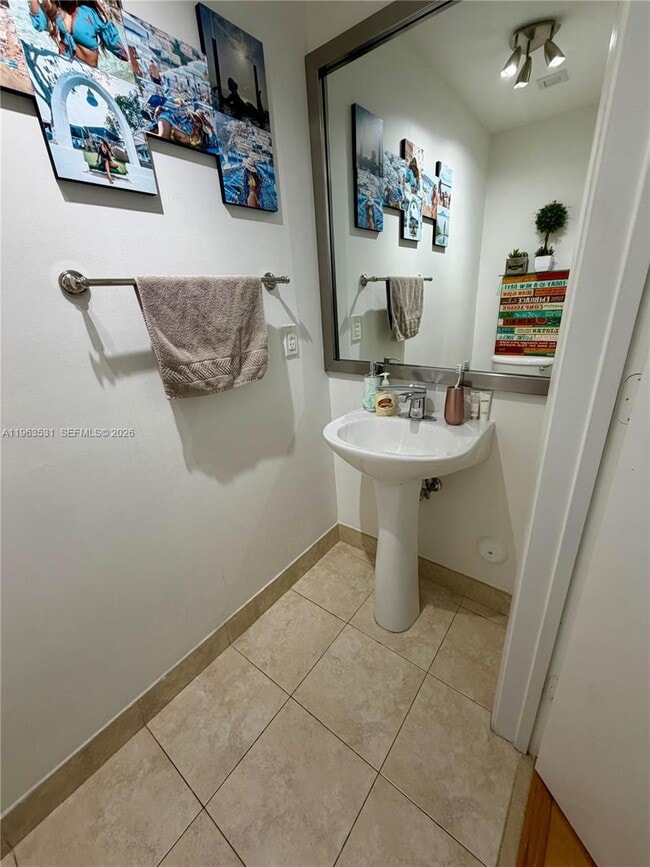 Building Photo - 90 SW 3rd St