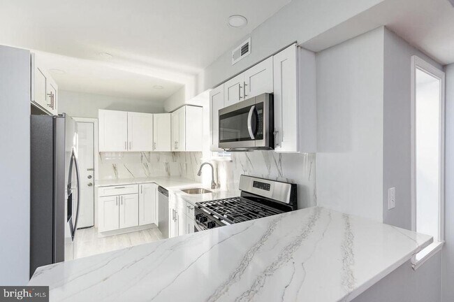 Building Photo - 3033 Coral St