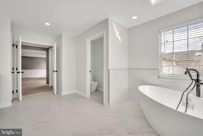 Building Photo - 20195 Hidden Creek Ct