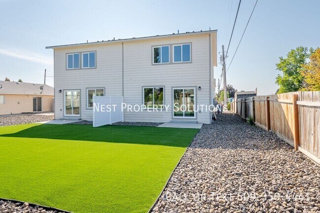 Building Photo - 1070 S Grand Dr