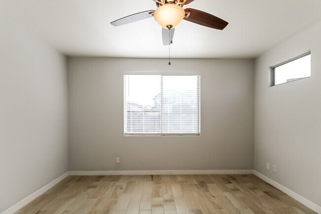 Building Photo - 12205 W Hide Trail