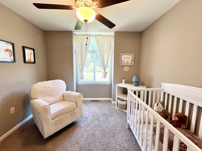 Building Photo - Spacious 4 Bedroom Home in Scenic Meadows ...