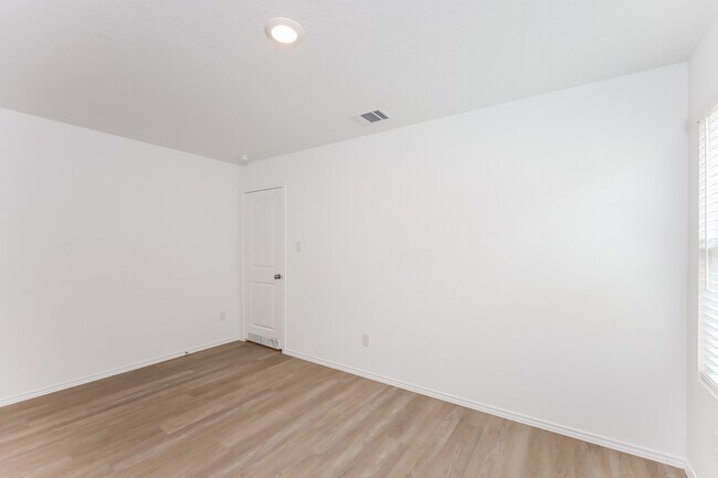 Building Photo - 2839 Ruby Crossing