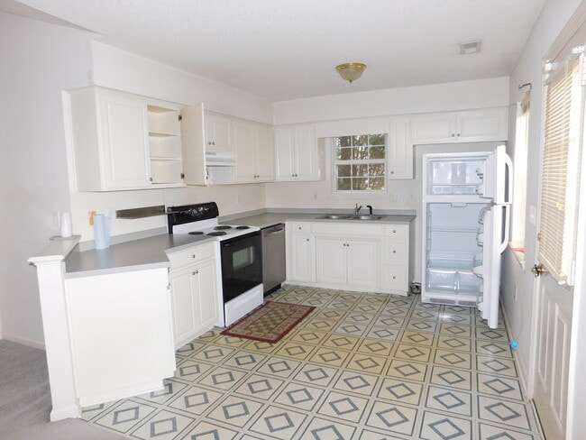 Building Photo - 213 Esquire Ct