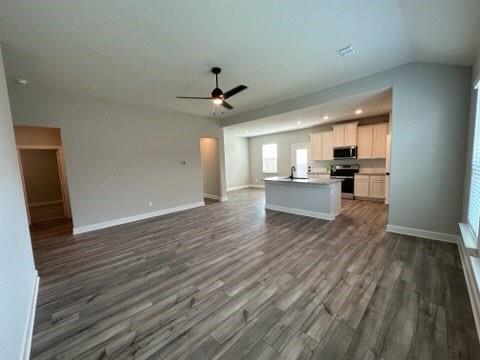 Building Photo - 901 Calhoun Dr