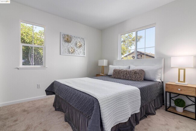 Building Photo - 411 Canyon Ct