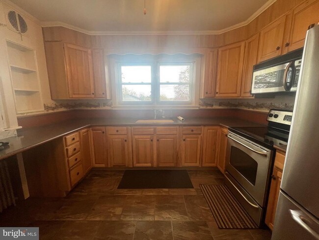 Building Photo - 10924 Buchanan Trail E