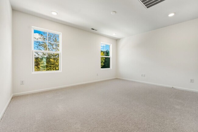 Building Photo - **APPLICATION PENDING**  New Build Just Minutes to North Hills & Downtown!