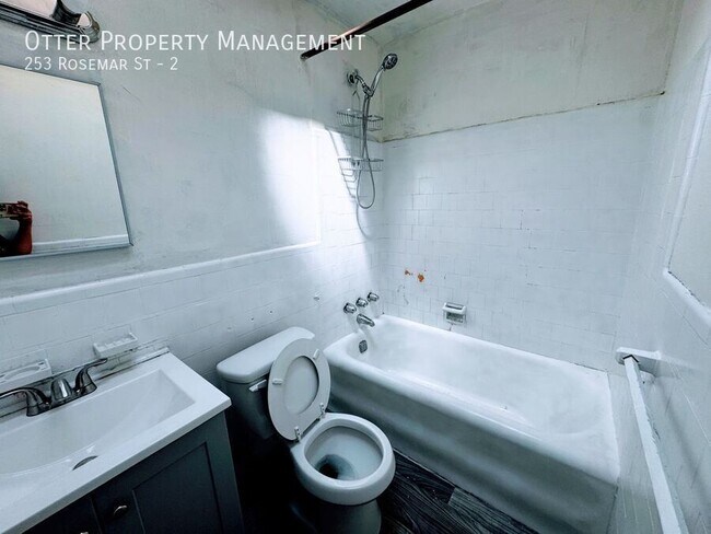 Building Photo - 253 Rosemar St