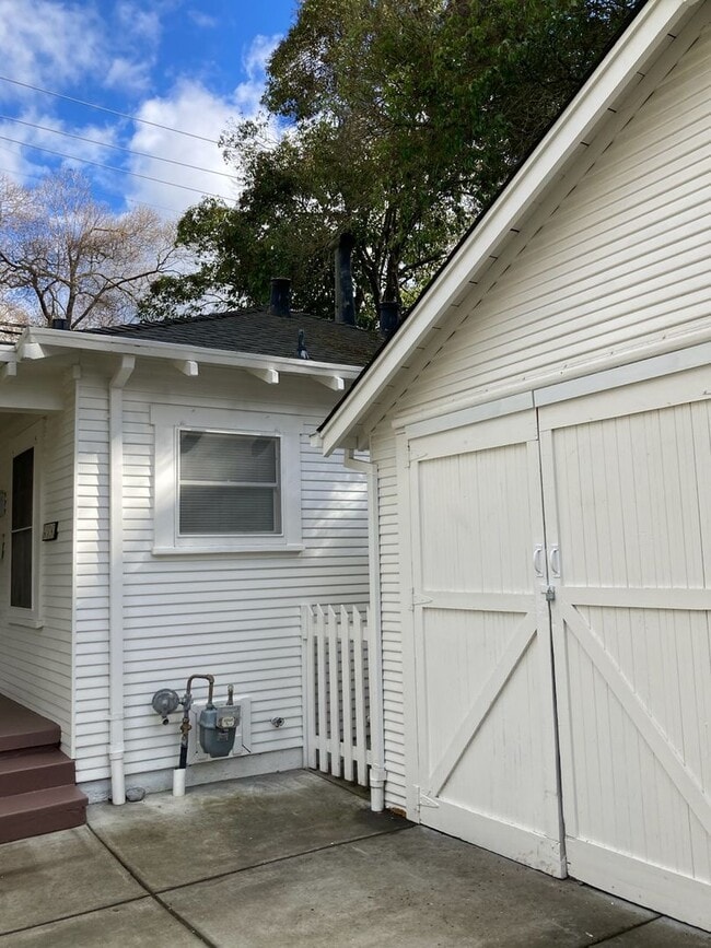 Building Photo - **Cute Home in SRJC Area!!**