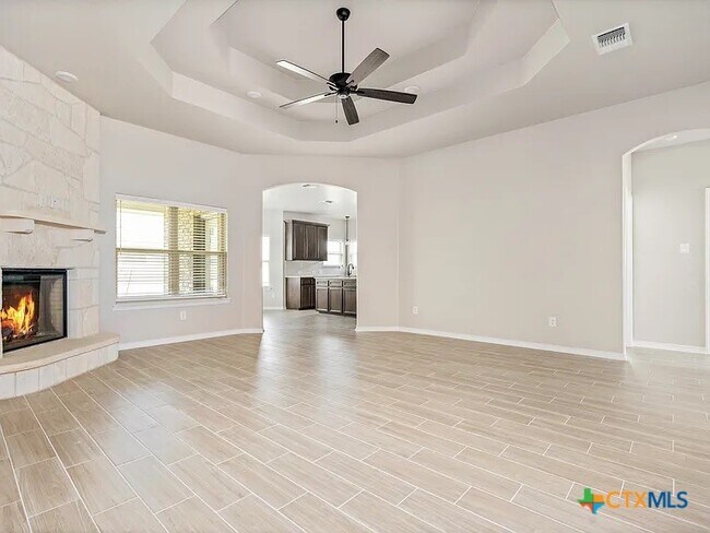 Building Photo - 602 Dred Roger Circle