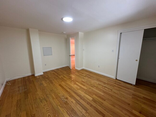 Building Photo - 121 Tremont St