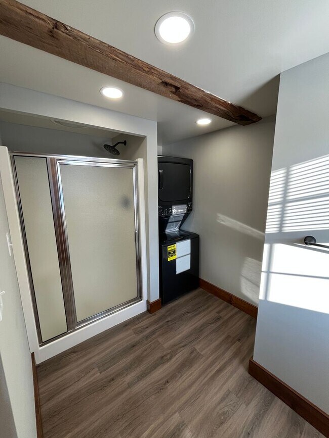 Building Photo - 2985 Granary Rd