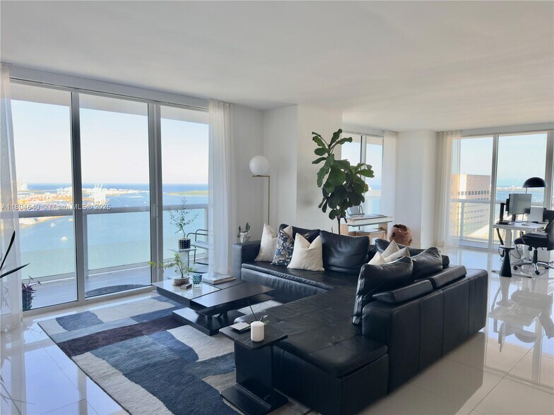 Building Photo - 50 Biscayne Blvd
