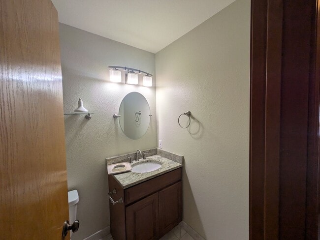 Building Photo - 2 Bedroom Condo in Cordata Neighborhood near WCC