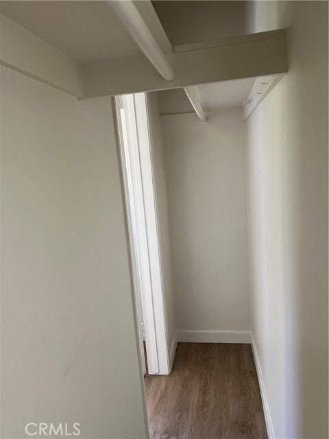 Building Photo - 325 E Oak Ave