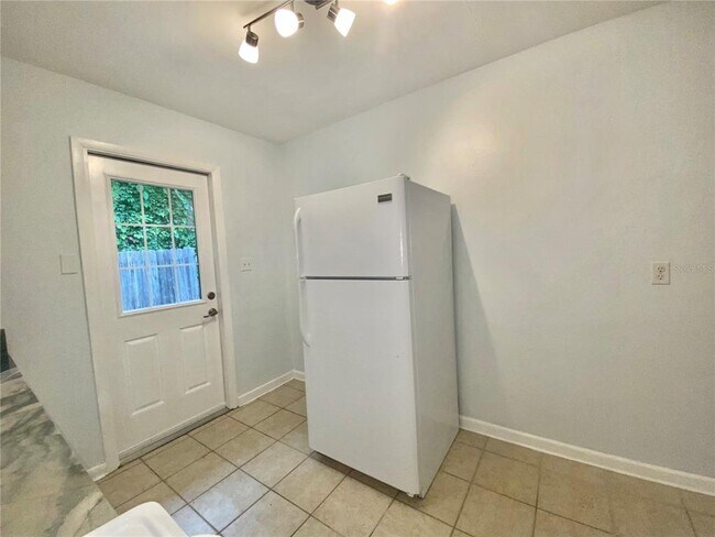 Building Photo - 1022 Delaney Park Dr