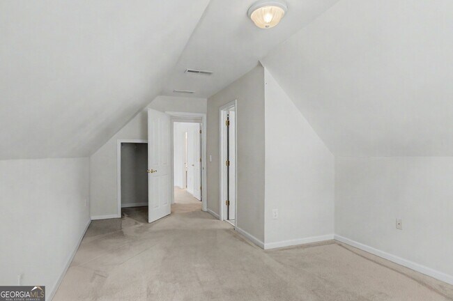 Building Photo - 255 Squire Ln