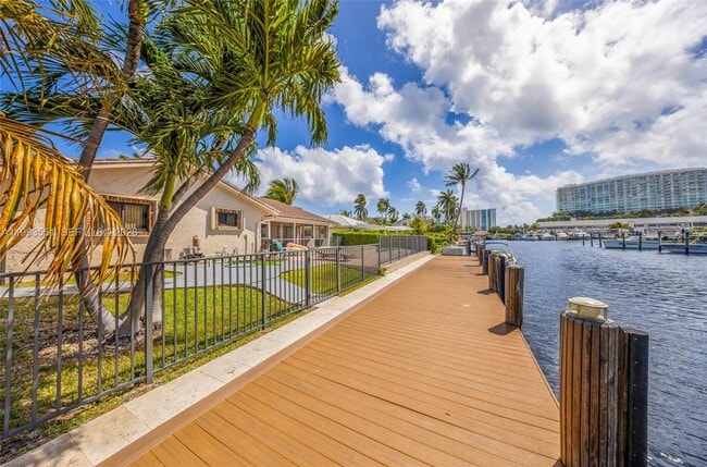 Building Photo - 2752 NE 3rd St