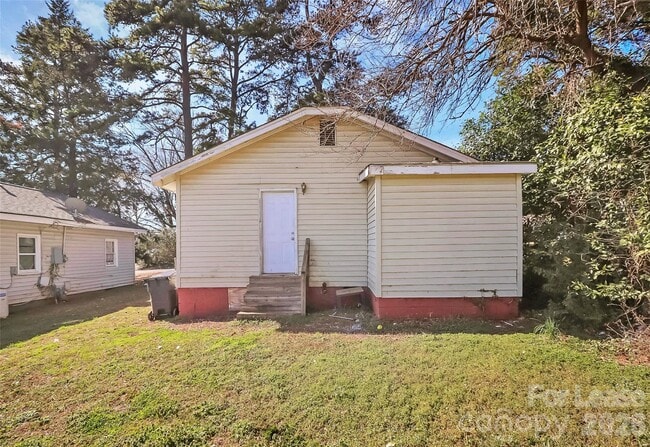 Building Photo - 2510 Hemphill St