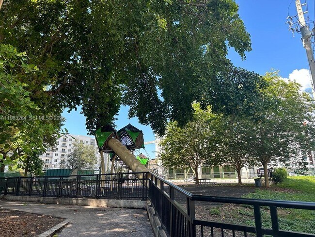 Building Photo - 115 SW 11th St