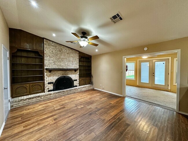 Building Photo - Remodeled Bathrooms