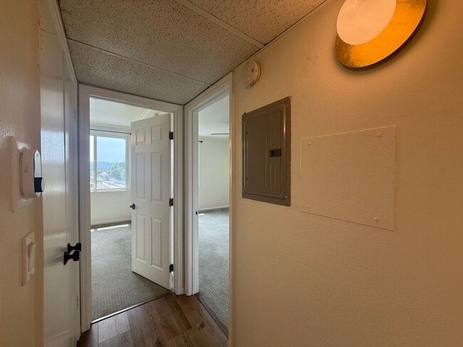 Building Photo - 2-bedroom, 2-bath residence in Valley Village