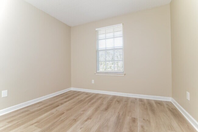 Building Photo - 1968 Downs Ct