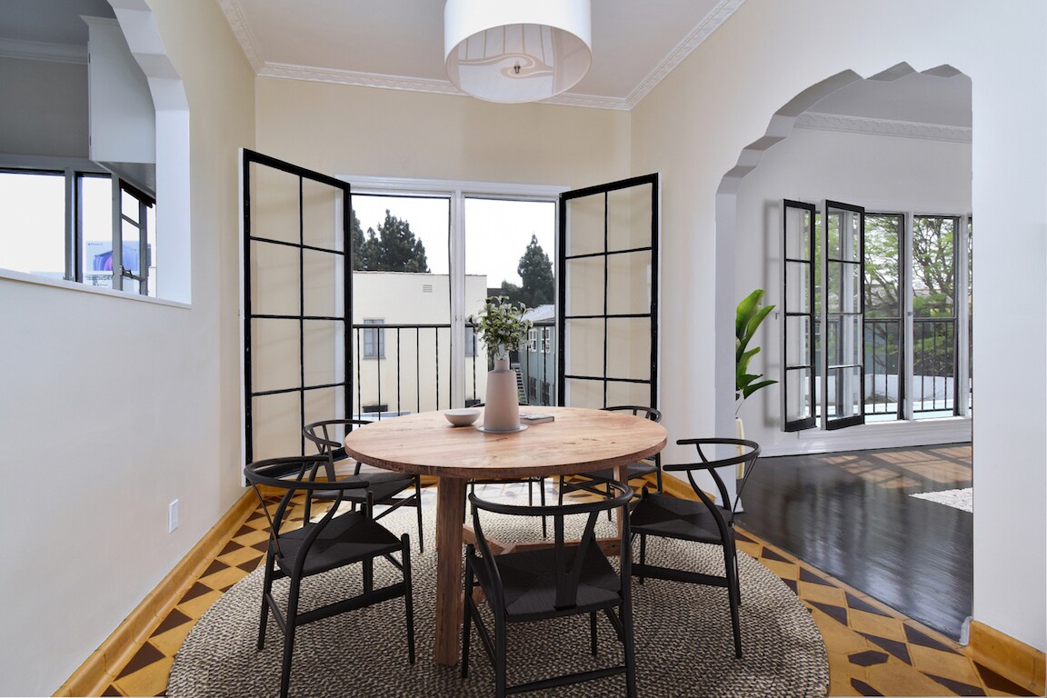 Building Photo - 724 S Genesee Ave