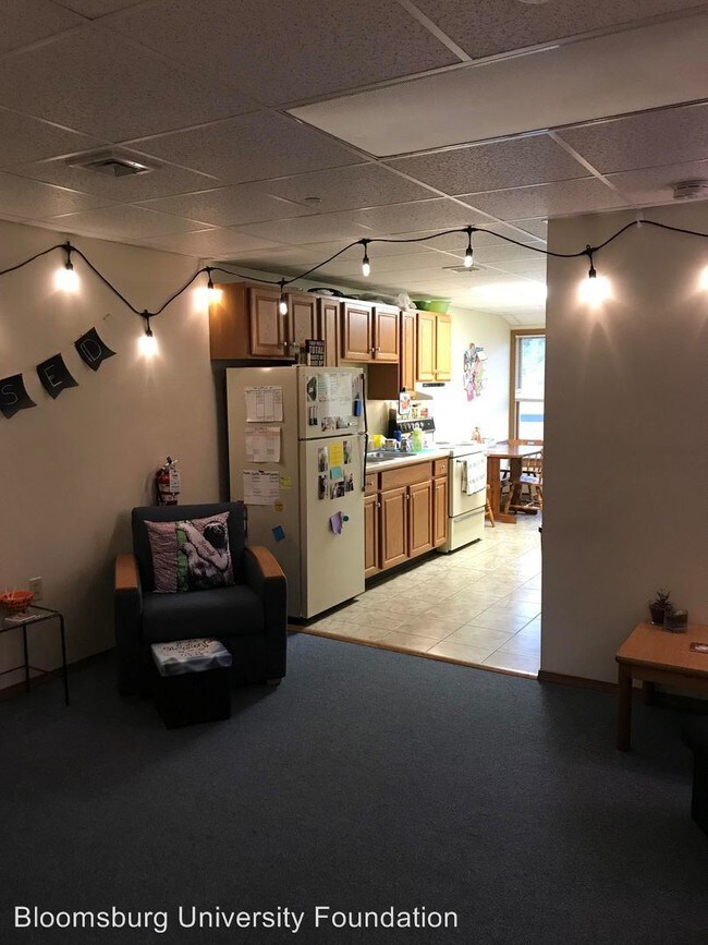 Building Photo - 100 S Penn St