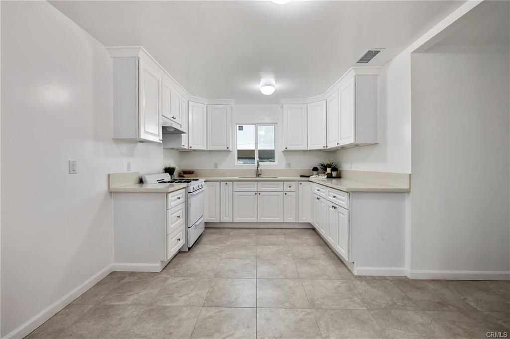 Building Photo - 527 W 119th St