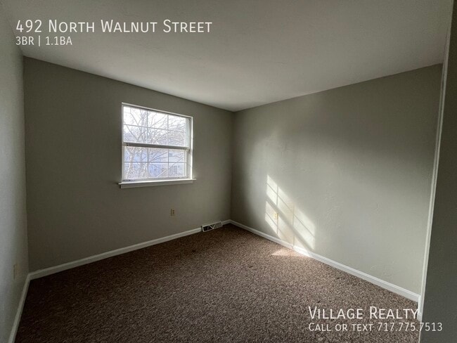 Building Photo - 492 N Walnut St