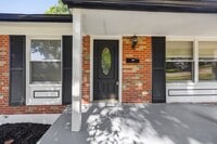 Building Photo - 609 N Elm Ave