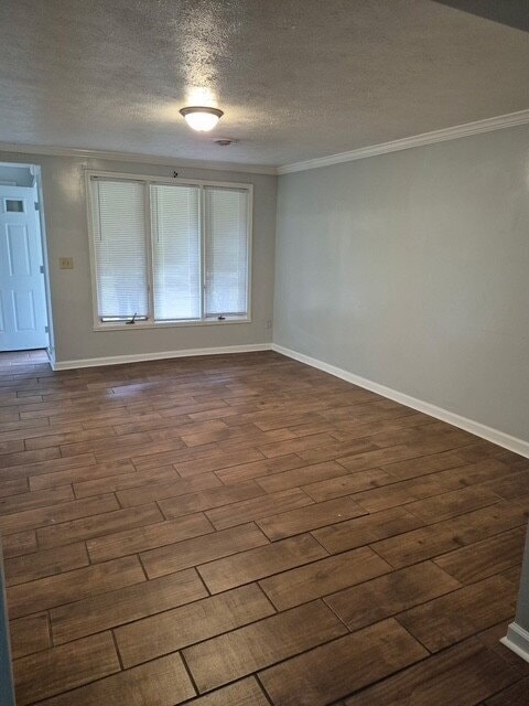 Building Photo - 3 bedroom 1 bathroom house. Home is close to KY lake.