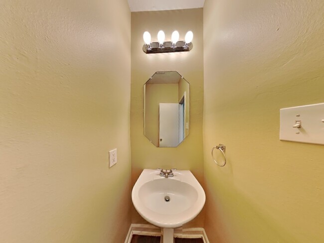 Building Photo - 18918 Forest Trace Dr