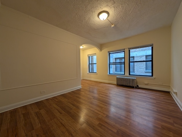 Building Photo - 5425 N Kenmore Ave